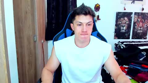 Snapshot of javiersexymann chatting on 02/14/25, 06:51 Javier online show from 02/14/25, 06:51