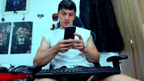 Snapshot of javiersexymann chatting on 03/01/25, 03:53 Javier online show from 03/01/25, 03:53