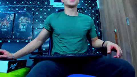 Snapshot of javiersexymann chatting on 09/09/25, 11:15 Javier online show from 09/09/25, 11:15