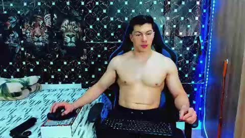 Snapshot of javiersexymann chatting on 06/09/26, 07:03 Javier online show from 06/09/26, 07:03