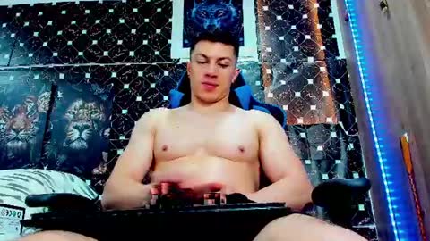 Snapshot of javiersexymann chatting on 07/15/26, 05:07 Javier online show from 07/15/26, 05:07