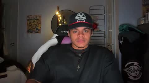 Snapshot of javiricorich chatting on 10/27/25, 08:18 javiSdick online show from 10/27/25, 08:18