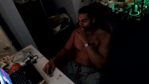 Snapshot of javiricorich chatting on 11/12/25, 11:58 javiSdick online show from 11/12/25, 11:58