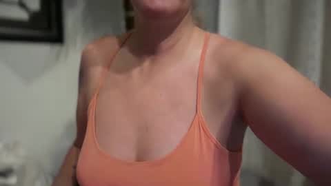 Snapshot of javlovesu chatting on 04/01/26, 09:10 JAV online show from 04/01/26, 09:10