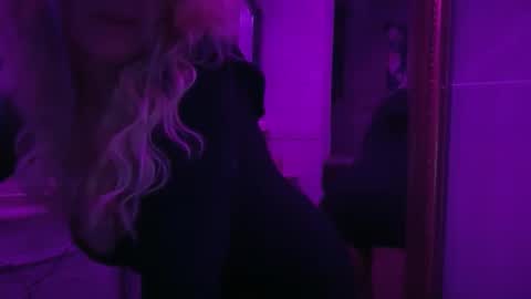 Snapshot of javlovesu chatting on 04/14/26, 12:22 JAV online show from 04/14/26, 12:22