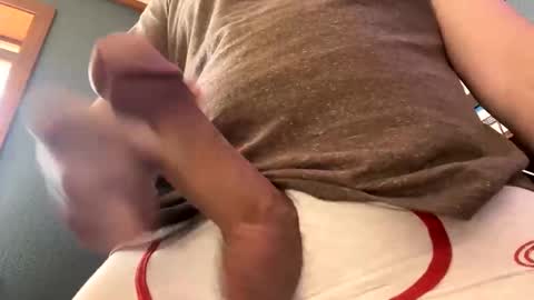 Snapshot of jawssharkparty chatting on 01/21/25, 06:55 Jaws online show from 01/21/25, 06:55