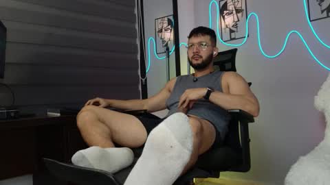 Snapshot of jaxon_blaze chatting on 10/21/25, 05:19 Jaxon online show from 10/21/25, 05:19