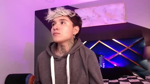 Snapshot of jaxwolf_ chatting on 01/08/26, 03:20 JAX online show from 01/08/26, 03:20