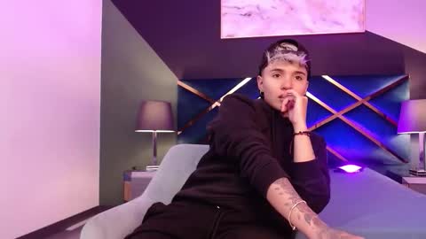 Snapshot of jaxwolf_ chatting on 01/15/26, 03:55 JAX online show from 01/15/26, 03:55