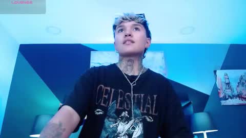 Snapshot of jaxwolf_ chatting on 02/04/26, 03:23 JAX online show from 02/04/26, 03:23