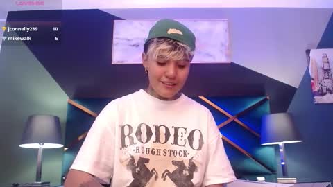 Snapshot of jaxwolf_ chatting on 02/08/26, 03:43 JAX online show from 02/08/26, 03:43