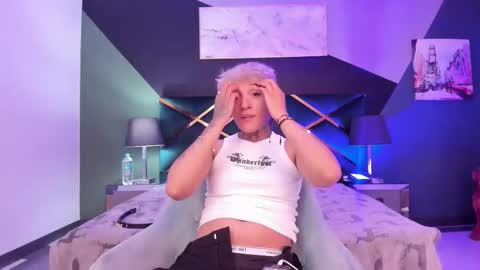 Snapshot of jaxwolf_ chatting on 02/26/26, 04:00 JAX online show from 02/26/26, 04:00