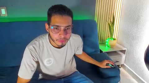 Snapshot of jay_brown69 chatting on 12/20/25, 08:16 jay_brown69 online show from 12/20/25, 08:16