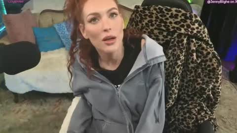 Snapshot of jaybeitsme chatting on 12/17/25, 11:49 JennyBlighe online show from 12/17/25, 11:49