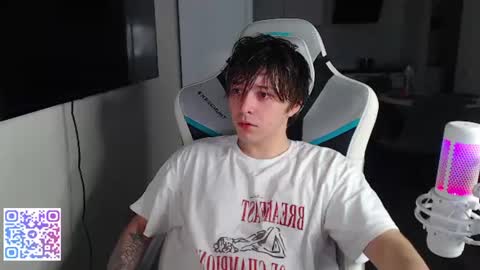 Snapshot of jayce_icestone chatting on 06/27/26, 05:45 Jayce online show from 06/27/26, 05:45