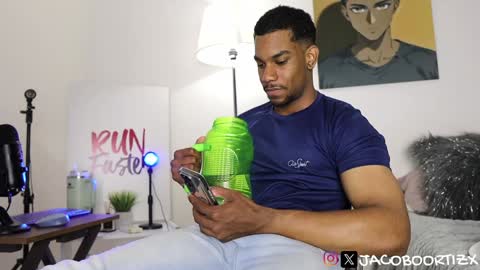 Jacobo online show from 01/24/25, 01:03