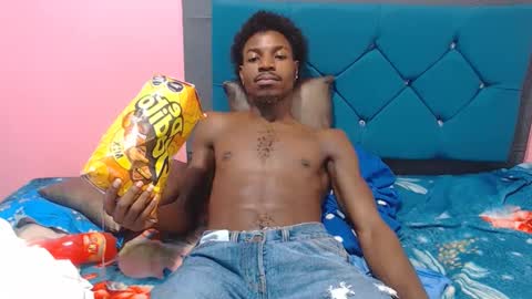 Snapshot of jaycolinss chatting on 12/31/24, 01:52 jaycollins online show from 12/31/24, 01:52