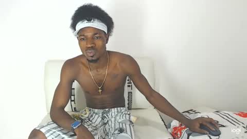 Snapshot of jaycolinss chatting on 01/27/25, 01:48 jaycollins online show from 01/27/25, 01:48