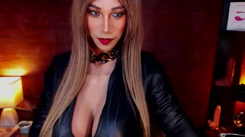 Snapshot of jayetan chatting on 11/27/25, 12:40 jayetan online show from 11/27/25, 12:40