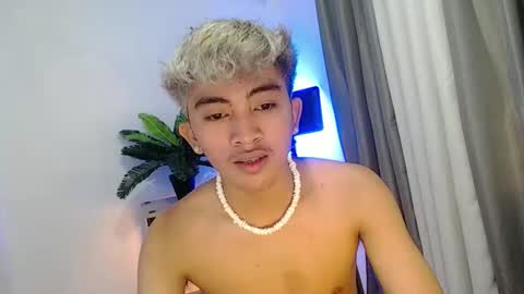 jaysee_hugecox online show from 04/17/26, 04:26