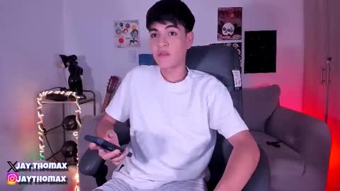 Snapshot of jaythomax chatting on 02/19/25, 04:55 jaythomax online show from 02/19/25, 04:55