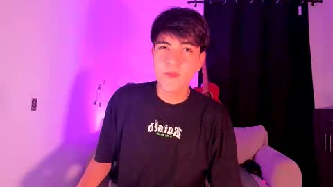 Snapshot of jaythomax chatting on 11/04/25, 12:32 jaythomax online show from 11/04/25, 12:32