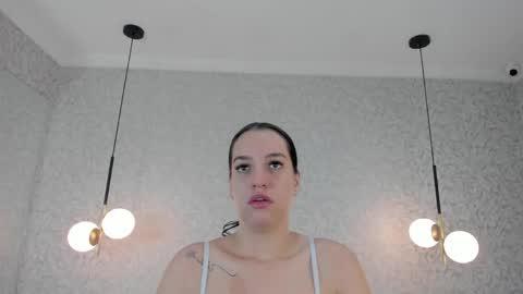 Snapshot of jazlin_angels chatting on 05/28/26, 10:01 JAZLIN ANGELS online show from 05/28/26, 10:01