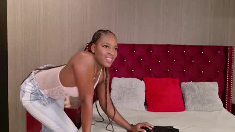 Snapshot of jazmin_brownn chatting on 12/15/25, 10:08 Jasmin Brownn online show from 12/15/25, 10:08