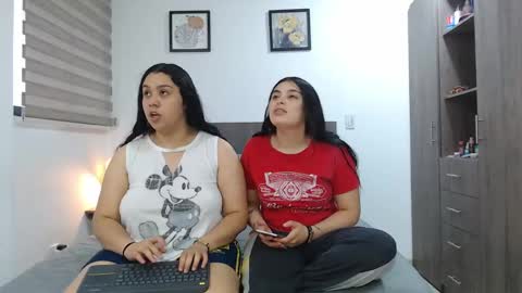 Jazmin and Scarlett online show from 04/23/26, 11:20