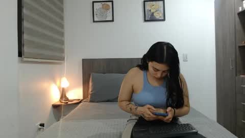 Jazmin and Scarlett online show from 05/19/26, 06:53