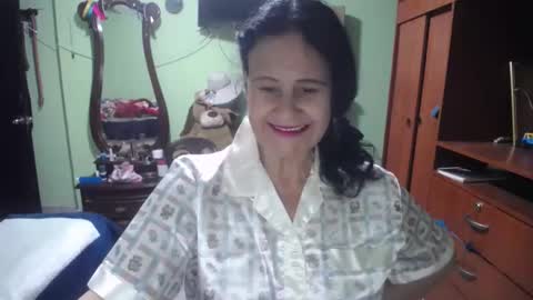 Snapshot of jazmin_rios chatting on 02/01/25, 11:43 jazmim online show from 02/01/25, 11:43
