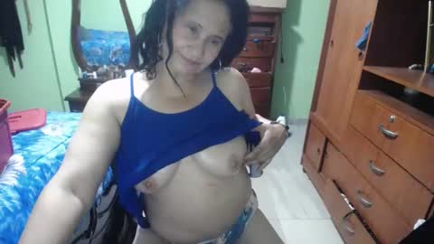 Snapshot of jazmin_rios chatting on 02/03/25, 01:30 jazmim online show from 02/03/25, 01:30
