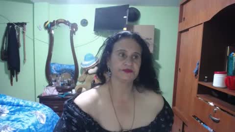 Snapshot of jazmin_rios chatting on 02/08/25, 01:11 jazmim online show from 02/08/25, 01:11