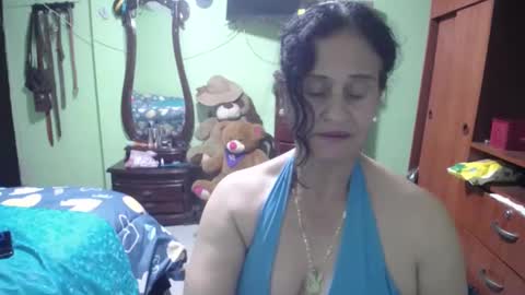 Snapshot of jazmin_rios chatting on 02/14/25, 02:28 jazmim online show from 02/14/25, 02:28