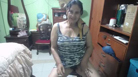 Snapshot of jazmin_rios chatting on 03/05/25, 11:05 jazmim online show from 03/05/25, 11:05