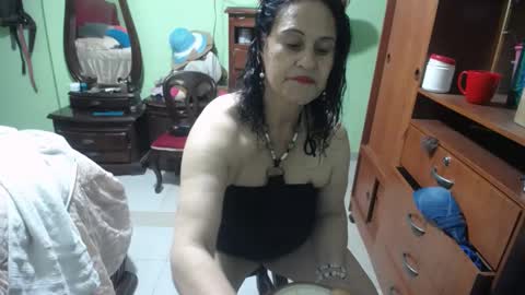Snapshot of jazmin_rios chatting on 03/06/25, 01:03 jazmim online show from 03/06/25, 01:03