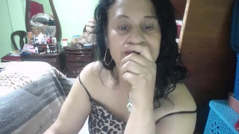 Snapshot of jazmin_rios chatting on 10/08/25, 10:29 jazmim online show from 10/08/25, 10:29