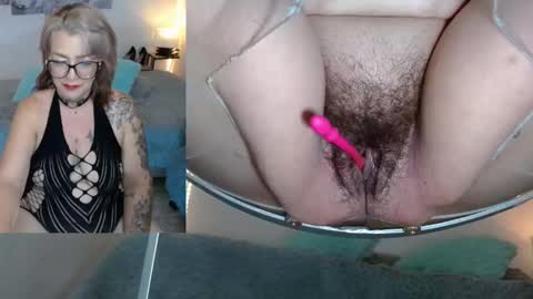 Snapshot of jazmin_ross chatting on 10/21/25, 10:54 jazmin online show from 10/21/25, 10:54