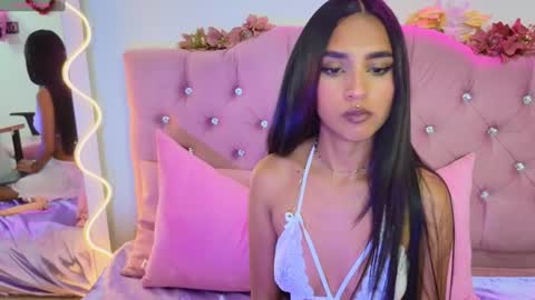 Snapshot of jazmin_tay chatting on 01/28/25, 10:12 Jazmin online show from 01/28/25, 10:12