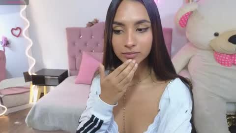 Snapshot of jazmin_tay chatting on 03/03/25, 08:00 Jazmin online show from 03/03/25, 08:00