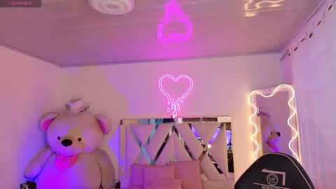 Jazmin  online show from 10/30/25, 11:55