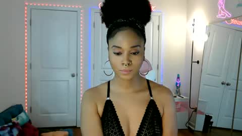 Snapshot of jazminefox chatting on 05/23/26, 05:28 Jazmine Fox online show from 05/23/26, 05:28