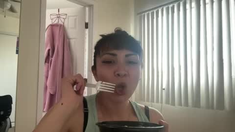 Snapshot of jazzy_lux chatting on 05/18/26, 12:07 jazzy_lux online show from 05/18/26, 12:07