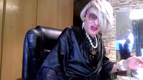 Snapshot of jbisex chatting on 10/23/25, 08:18 Jbisex online show from 10/23/25, 08:18