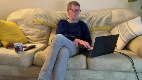 Jon online show from 11/23/25, 04:07