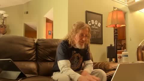 Snapshot of jdineuless chatting on 01/01/25, 04:07 JDinEuless online show from 01/01/25, 04:07