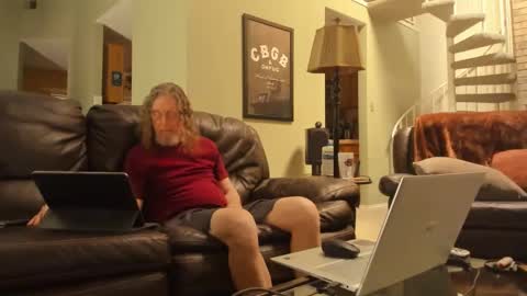 Snapshot of jdineuless chatting on 02/08/25, 07:59 JDinEuless online show from 02/08/25, 07:59