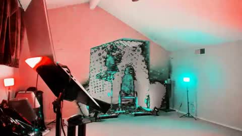 Snapshot of jdineuless chatting on 02/14/25, 11:31 JDinEuless online show from 02/14/25, 11:31