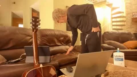 JDinEuless online show from 11/09/25, 04:27