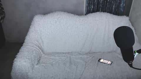 Angel online show from 11/10/25, 04:55